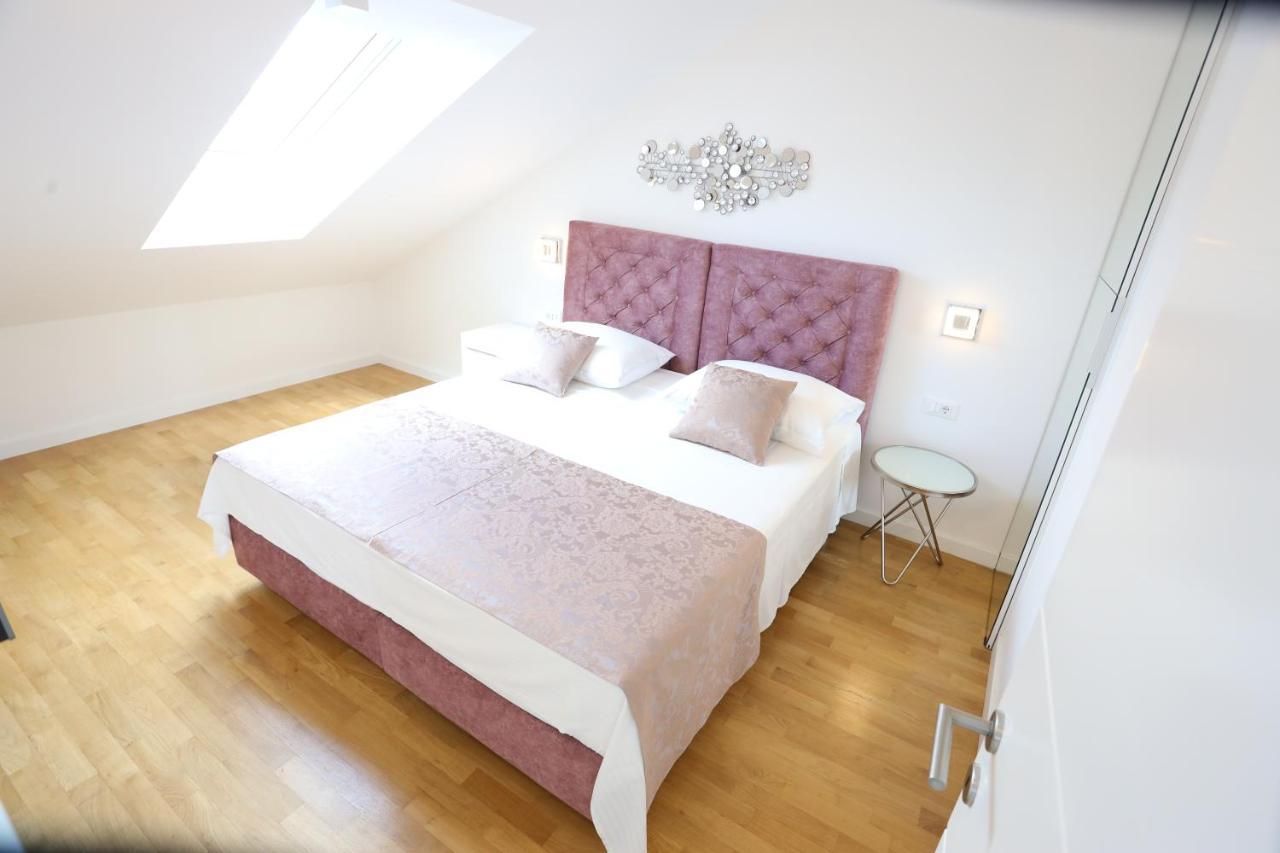 View Apartment Split